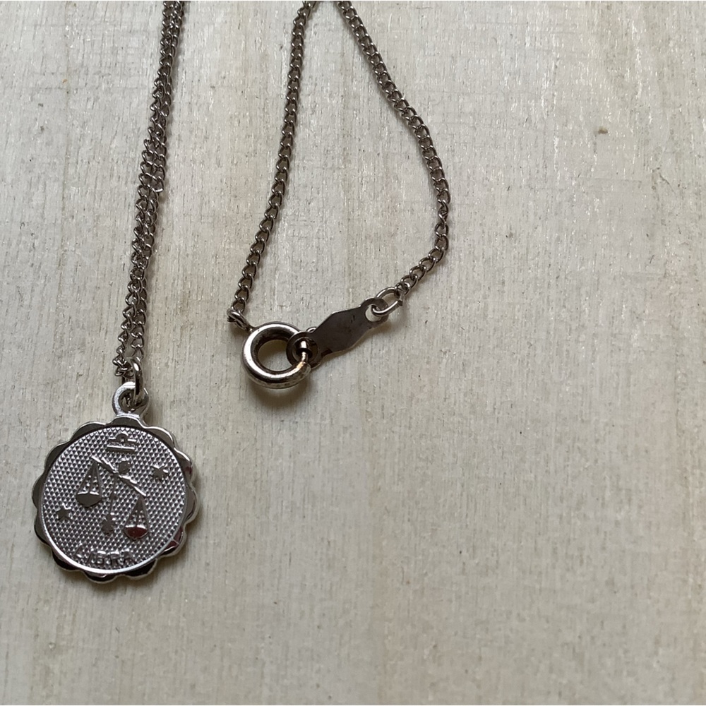 Libra Zodiac dainty pendant charm necklace New vintage STER silver - Picture 6 of 15